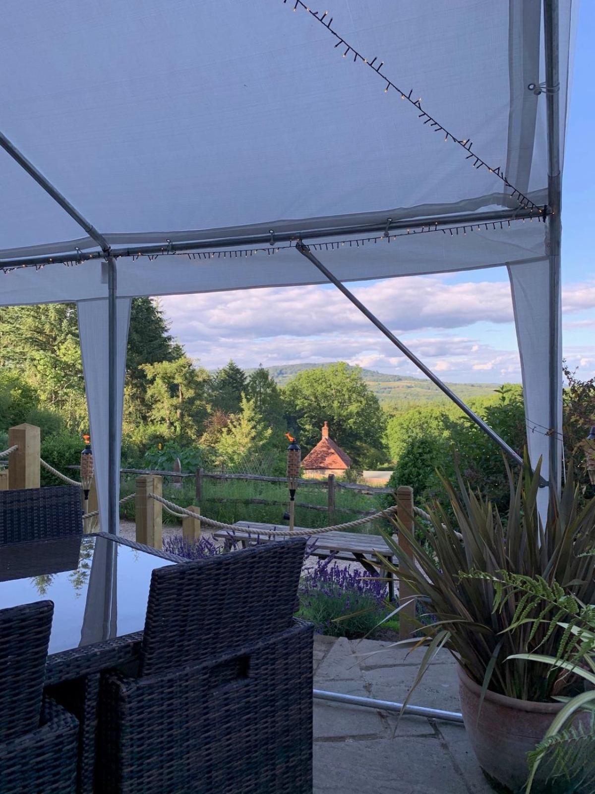 The Tool Shed Nestled In Idyllic Countryside Villa Linchmere Bagian luar foto