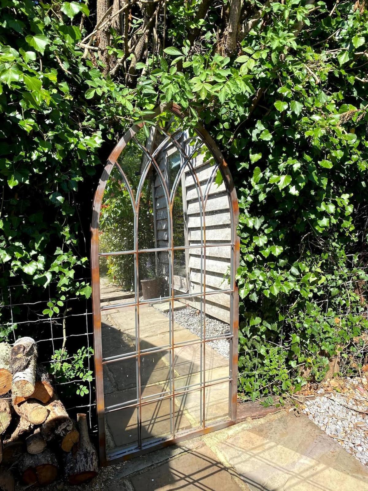 The Tool Shed Nestled In Idyllic Countryside Villa Linchmere Bagian luar foto