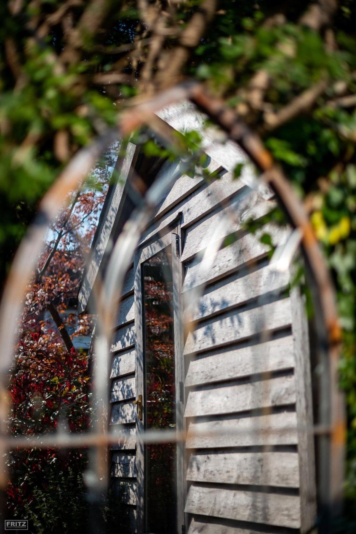 The Tool Shed Nestled In Idyllic Countryside Villa Linchmere Bagian luar foto